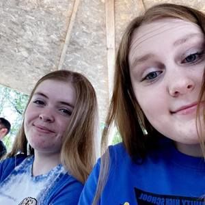 Meet your Posher, Hayley